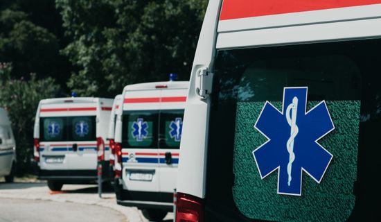 玛多救护车转运病人过路高速收费吗？